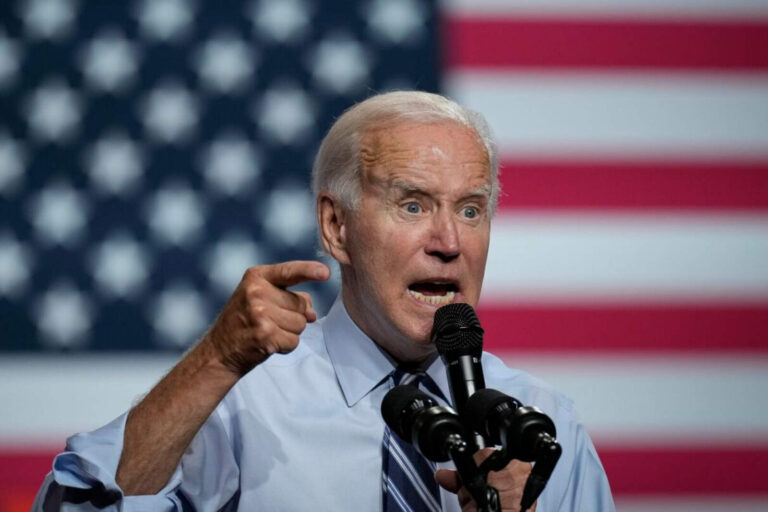 Joe Biden afirmó que no debería haber dejado que Kamala se postulara a la presidencia