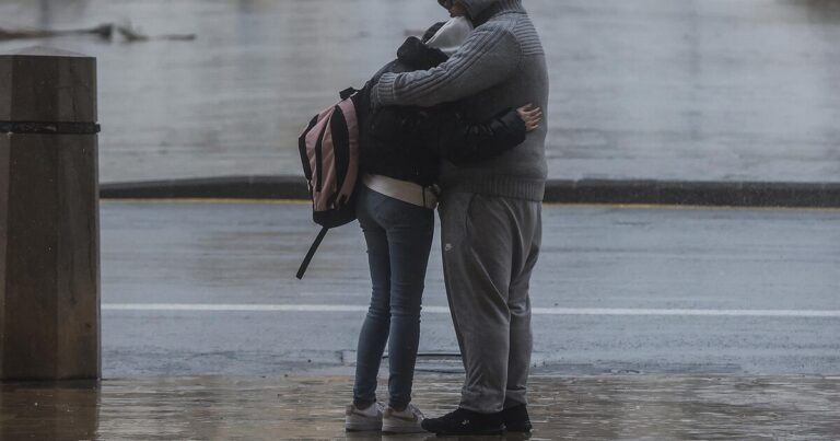Media docena de provincias activan hoy los avisos por temperaturas mínimas, olas y lluvia