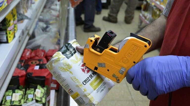 La inflación de noviembre fue de 2,4% y la interanual acumuló 166%
