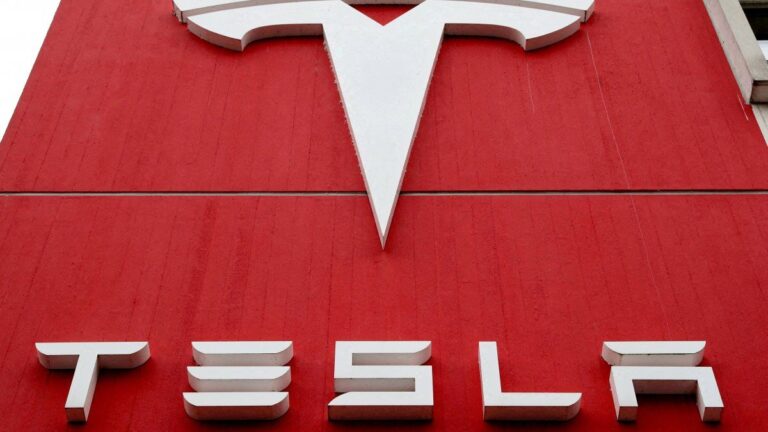 EEUU investiga más de dos millones de autos Tesla por accidentes