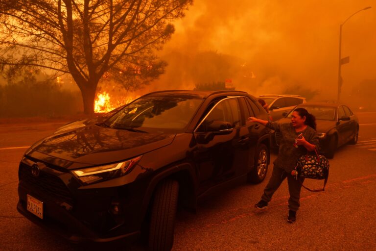 Incendio en Los Ángeles, hoy en vivo: cómo continúa el avance del fuego en California