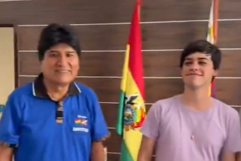 Dirigentes del kirchnerismo fueron a Bolivia a apoyar al pedófilo Evo Morales