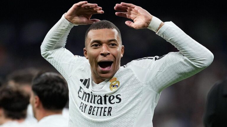 Real Madrid goleó a Las Palmas y aprovechó para quedar como único líder de La Liga