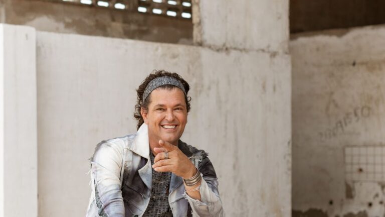 Carlos Vives vuelve al país y toca en octubre en el Movistar Arena