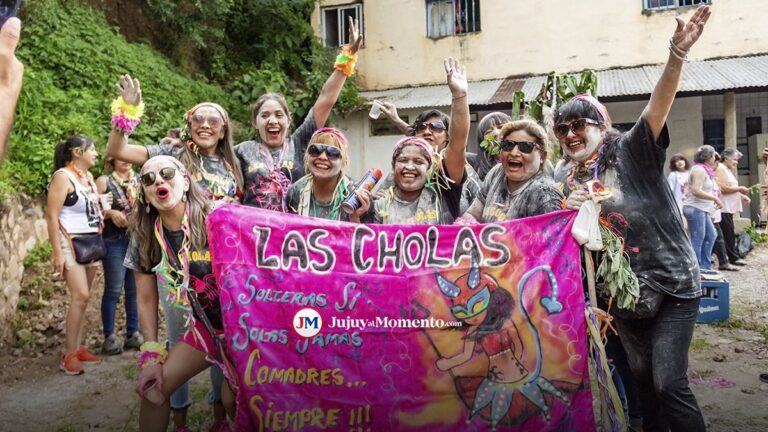 Festejan ellas y se desata el Carnaval: Feliz Jueves de Comadres!