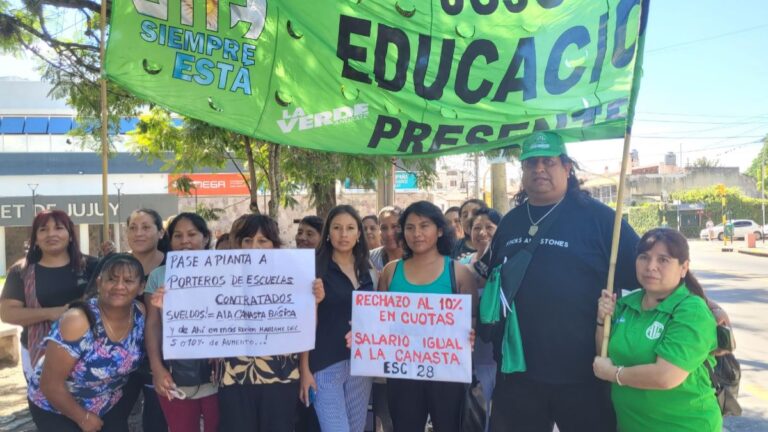 El rechazo al 10% ofrecido por el gobierno jujeño se hizo sentir en las calles