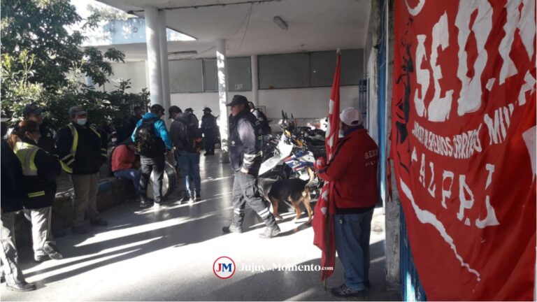 Siguen las protestas gremiales, en rechazo a la oferta salarial del gobierno