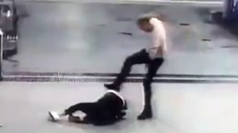 Un joven recibió una patada en la cabeza y quedó tendido inconsciente