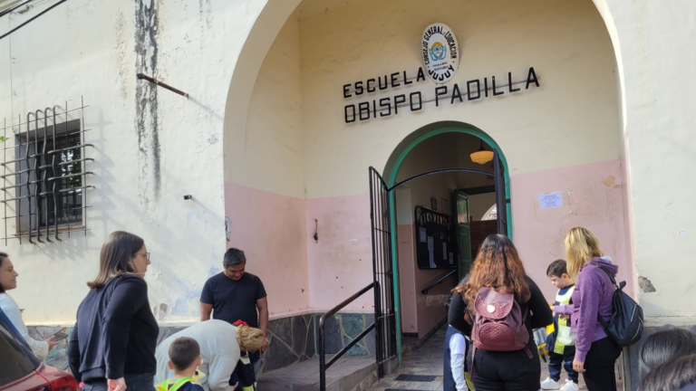 Escuela capitalina inició las clases una semana después porque no estaba en condiciones