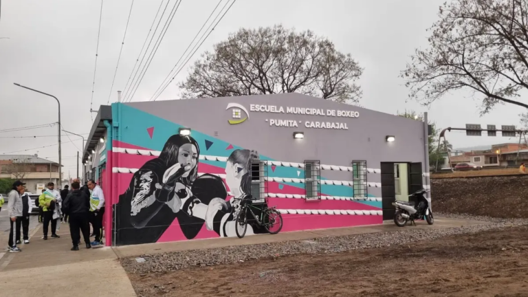 Un hombre se descompensó y murió en una escuela municipal de boxeo