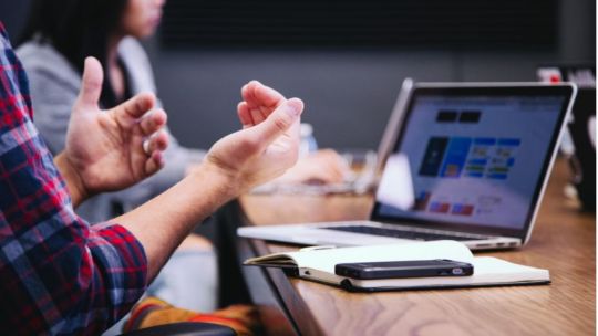 Agentes de inteligencia artificial: El trabajo del futuro y el futuro del trabajo