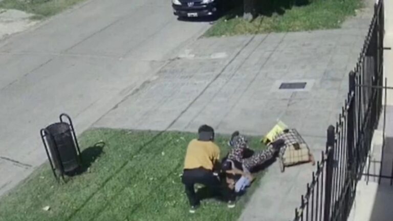 En El Carmen, una mujer fue sorprendida y asaltada por dos delincuentes