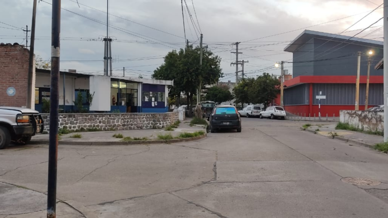Vecinos de 12 de Octubre se siguen cuidando entre ellos ante la inacción policial