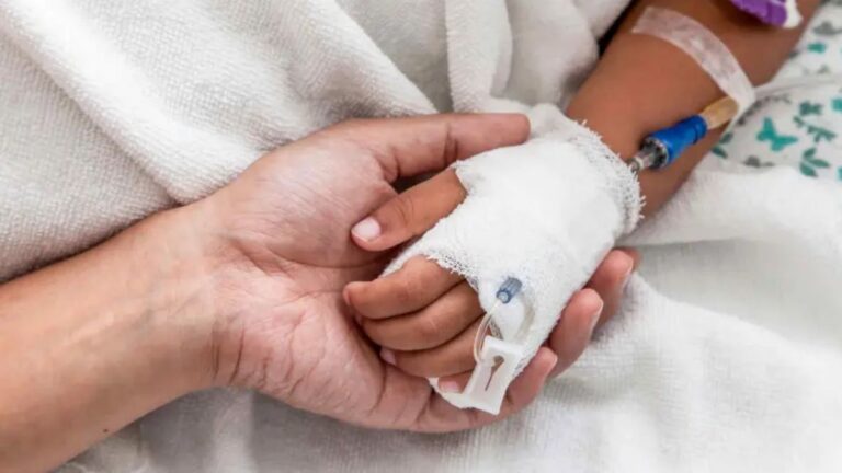Investigan las causas de la muerte de una niña de 8 años en el Hospital Páterson