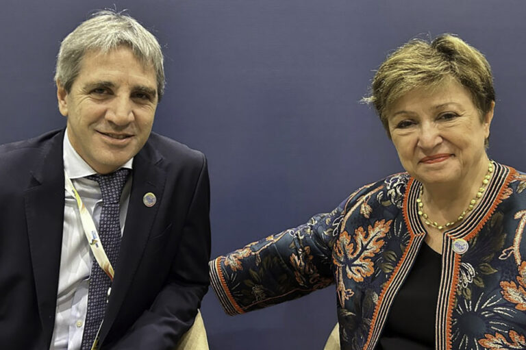«Habrá una reforma impositiva»