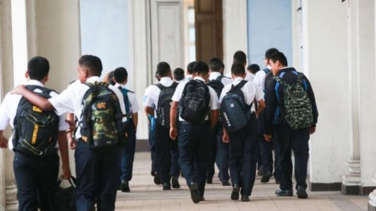 Un hombre ingresó a un colegio jujeño y amenazó con golpear a varios estudiantes
