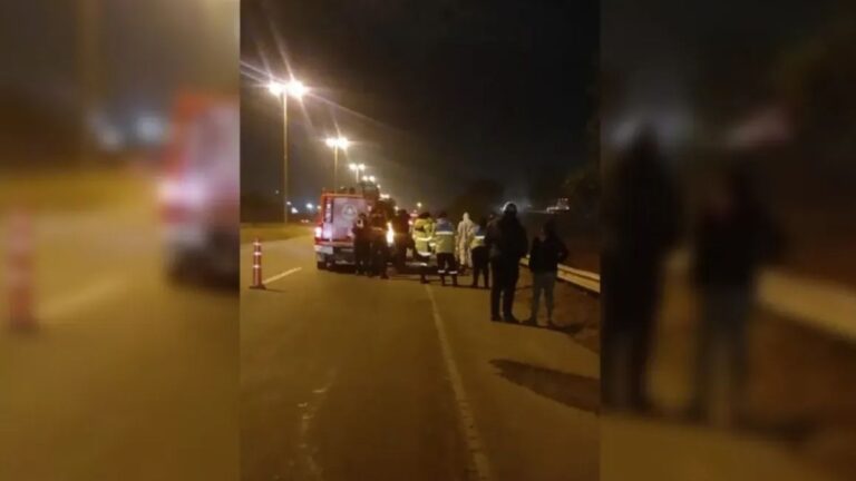 Motociclista alcoholizado pasó semáforo en rojo, derrapó y dejó una joven en terapia intensiva