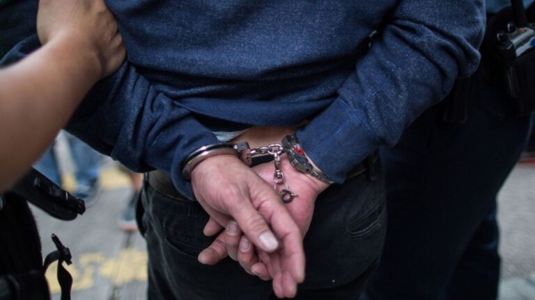 Motociclista intentó embestir al personal apostado en un control vehicular