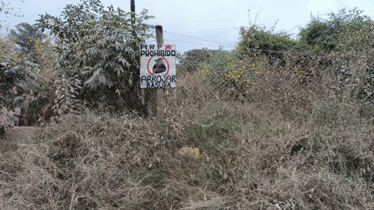 La desidia municipal se refleja en un barrio de Perico