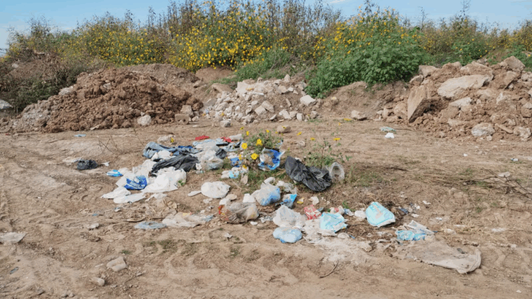 El microbasural en uno de los accesos a Palpalá crece y genera preocupación