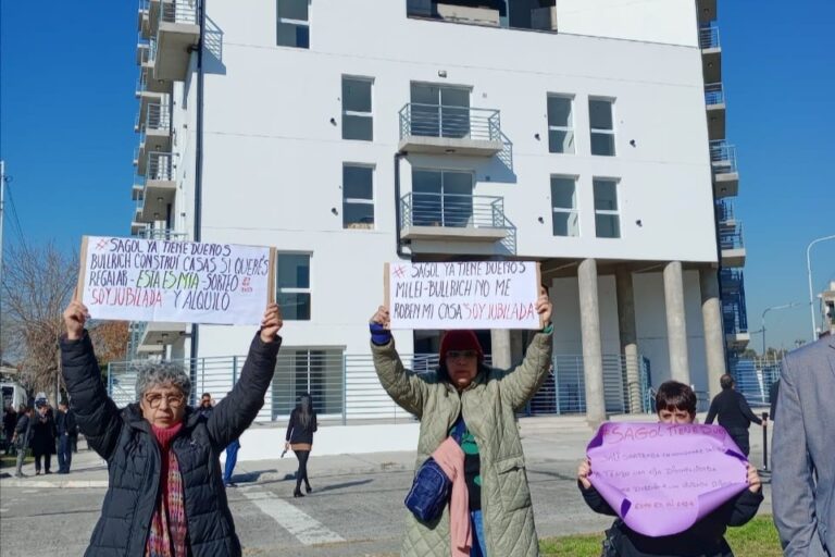 Bullrich regaló las viviendas del Procrear de Avellaneda a las Fuerzas Federales