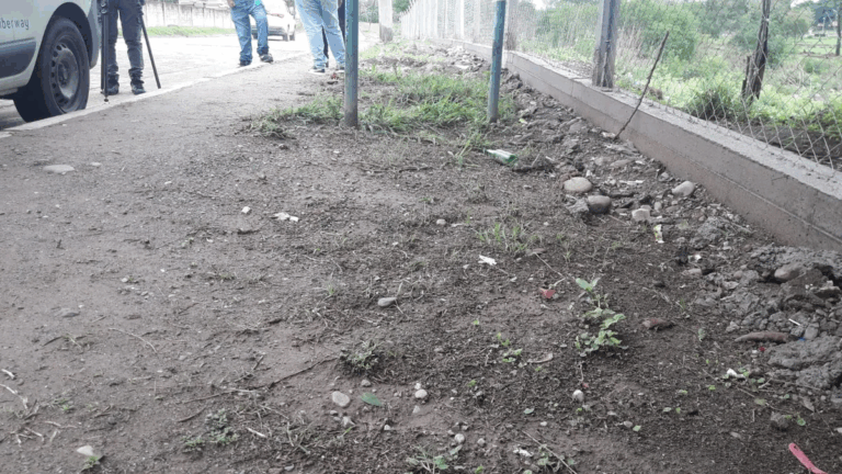 Casi un año esperando: vecinos consiguieron material y el municipio no hace la obra