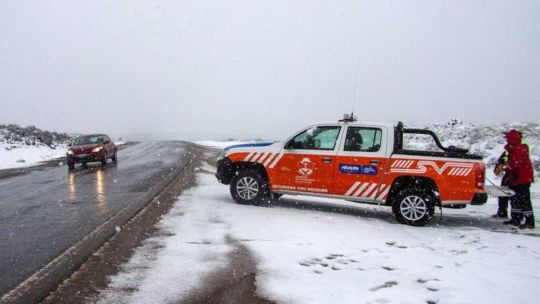 Fin de semana largo bajo alerta en Neuquén: se esperan fuertes ráfagas, nevadas y viento blanco