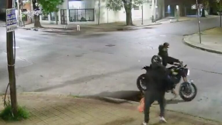 Motochorros amenazaron con un arma de fuego y un cuchillo a sus víctimas