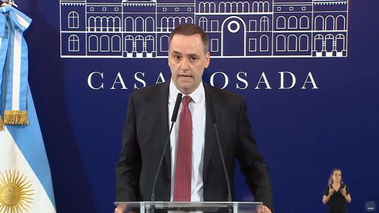 El Gobierno eliminó el día del Empleado público