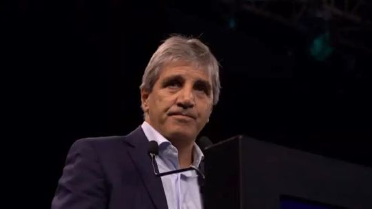 Luis Caputo confirmó que el Tesoro compró US$ 200 millones para fortalecer las reservas