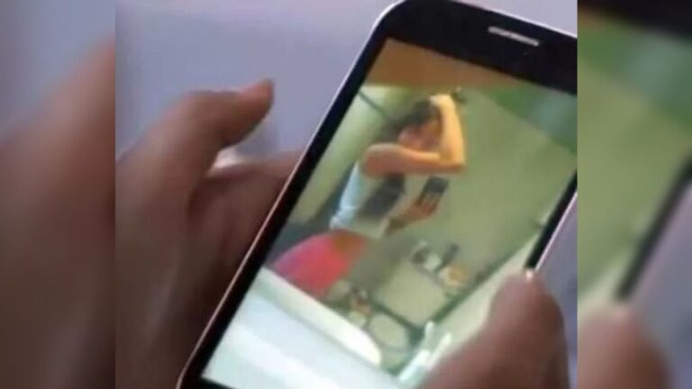 Expusieron imágenes íntimas de una mujer en un grupo de WhatsApp