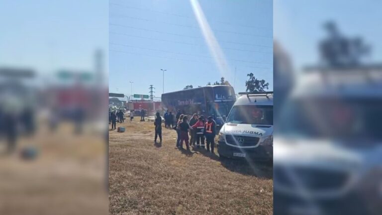 Se incendió un colectivo en la Ruta 66, a la altura de la Terminal