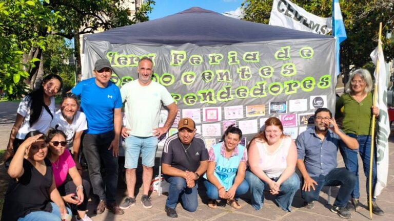 Feria de docentes emprendedores: «Esto demuestra que no llegamos a fin de mes»