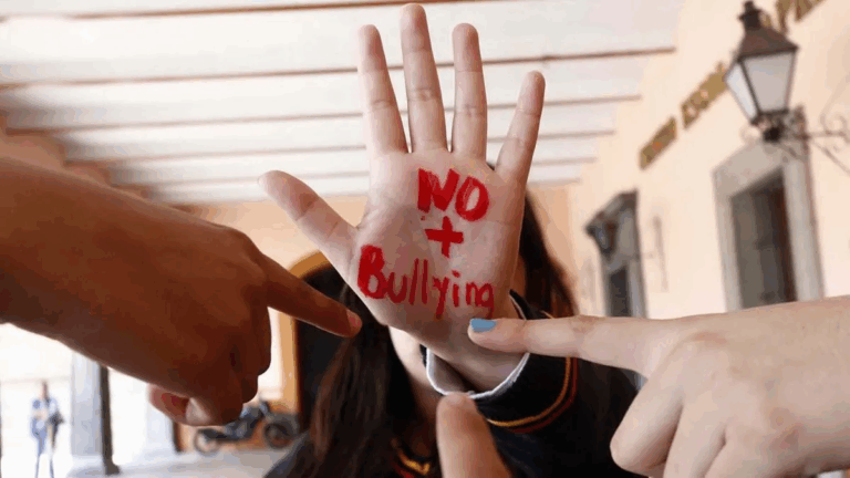 Mendoza busca responsabilizar a los padres por los casos de bullying: Qué opinan en Jujuy?