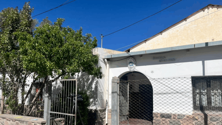 Tras los reclamos públicos, llegaron las mejoras para la Escuela de Volcán