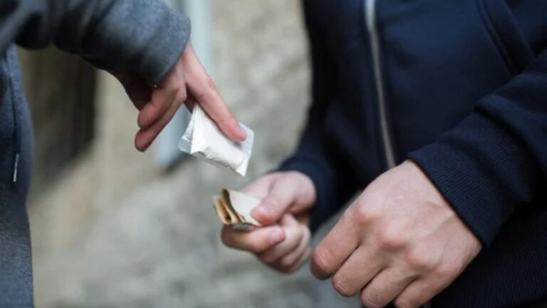 Condenaron a dos hermanos por venta droga en barrio Malvinas