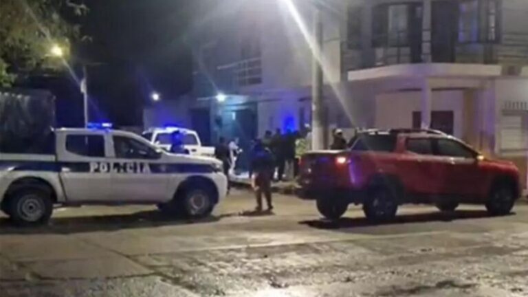 Conductor alcoholizado chocó contra un camión estacionado y dejó dos mujeres heridas