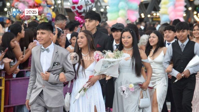 Cena Blanca: los egresados se lucen en la pasarela
