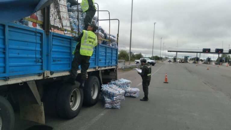 Incautan contrabando de mercadería y hojas de coca, valuado en más de $100 millones