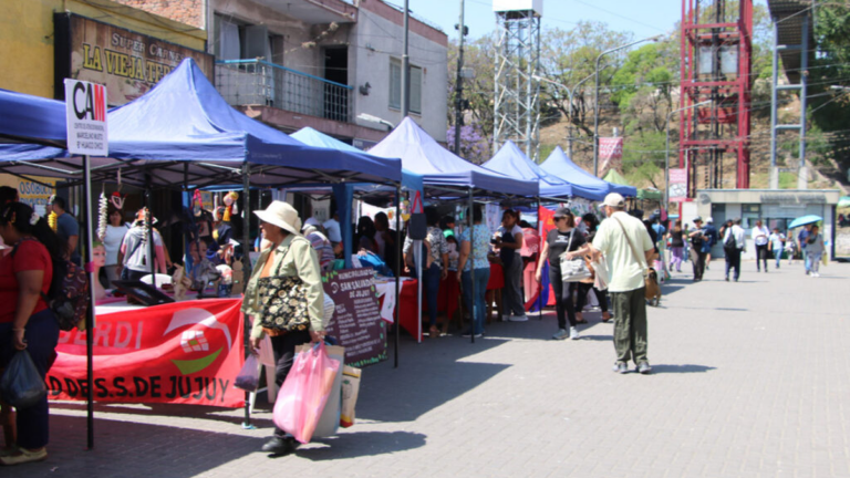 Invitan a la 1 Expo Venta Navideña en la vieja terminal