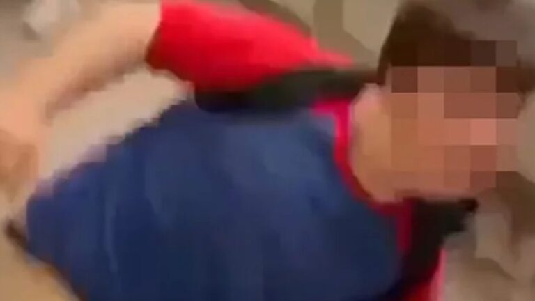 Acusó a una escuela capitalina por maltrato y abandono de su hijo con sindrome de Down