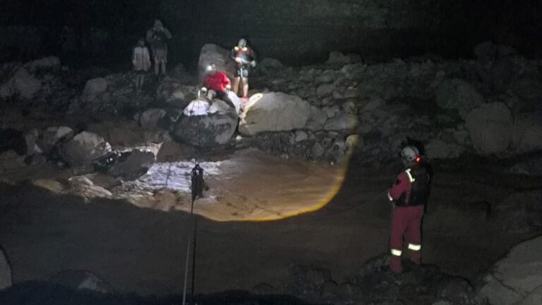 Dos turistas de Salta quedaron atrapados por la crecida de un río en Bárcena