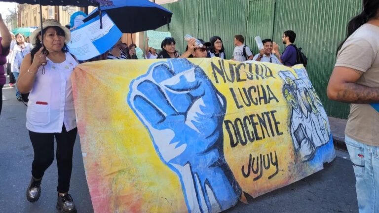 Docentes denunciaron que no se acreditó el bono: el gobierno admitió la falla
