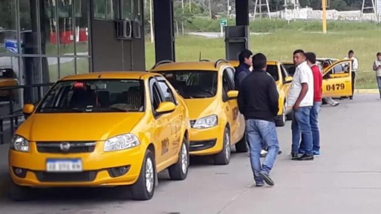 Qué opinan los jujeños del nuevo aumento de taxis y remises?