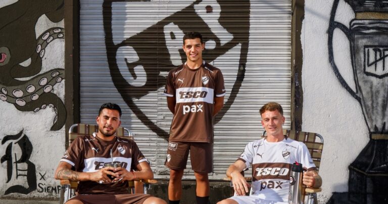 Platense ya tiene sus nuevas camisetas para la Libertadores