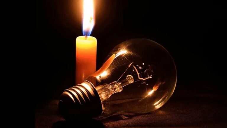 Vecinos de Las Escaleras reclaman soluciones urgentes por cortes de luz y caminos intransitables