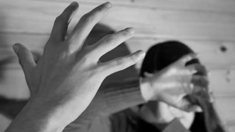 Valle Grande: atacó a golpes de puño a su madre porque se negó a darle dinero