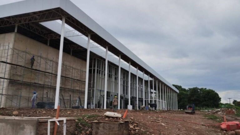 Despidos y paralización de obras: fuerte alerta de UOCRA por la crisis en la construcción