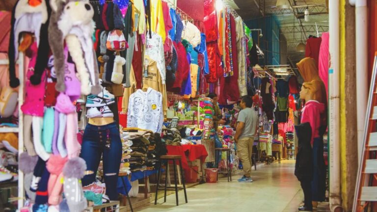 Ventas planchadas preocupan al sector mercantil periqueño