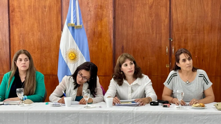 Docentes de bases de ADEP molestos por no ser convocados a la primera «mesa técnica»